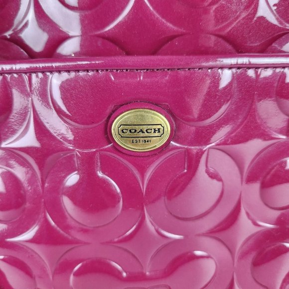 Coach Shoulder Bag Pink Patent Leather Peyton Op Art Embossed Jordan Carry All - Picture 3 of 16